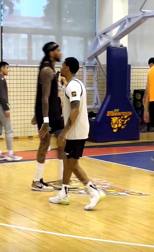 开云体育官网-精彩犀利的传球，球场上展现出个个球员的高超技术的简单介绍