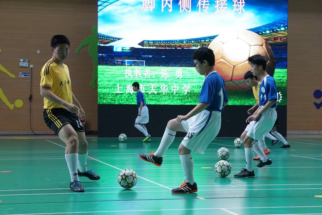 精彩犀利的传球，球场上展现出个个球员的高超技术的简单介绍