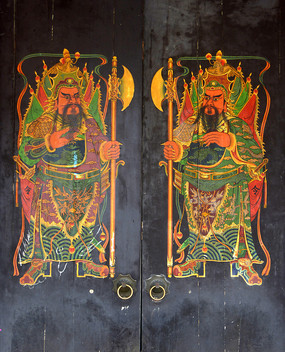 =黄队门神神勇守门无惧的简单介绍