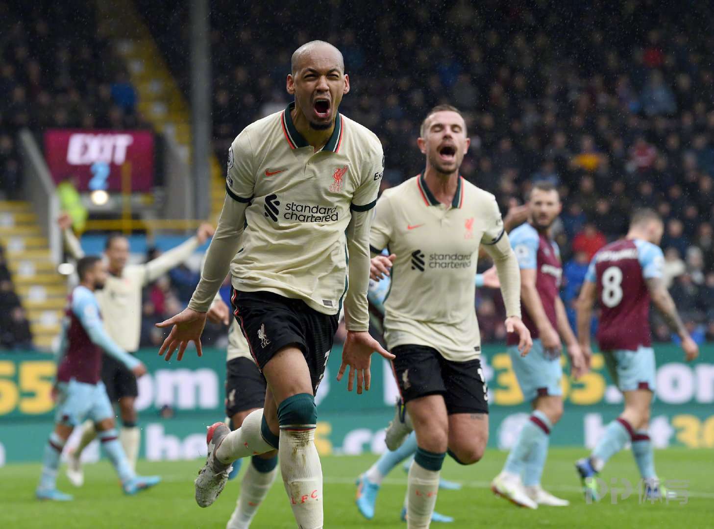 包含伯恩利取得一场宝贵的客场胜利，继续前进的词条