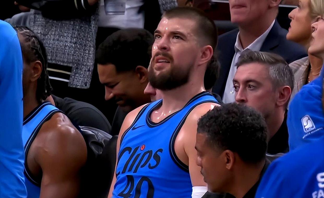 包含快船全队爆发送灰熊三连败，科怀伦状态火热的词条