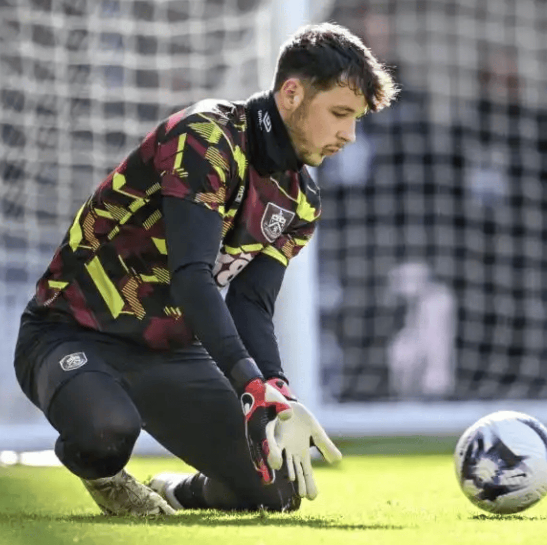 开云体育app-伯恩利主场惨败，球队士气受创陷入低谷的简单介绍