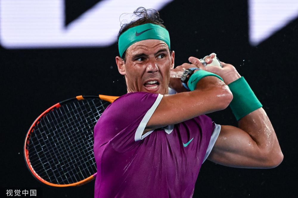 开云体育平台APP-CLG横扫BLG，Crisp完成史诗逆转小组赛2:1（上海）