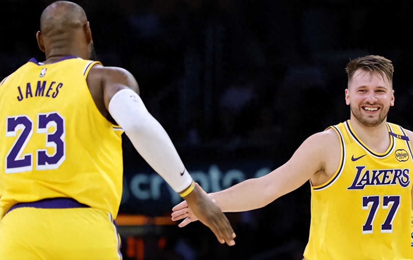 包含鹈鹕擒尼克斯，取得三连胜的词条