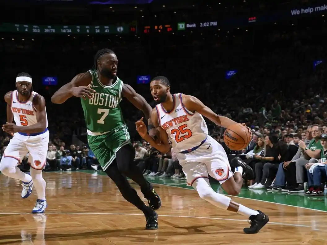 开云体育APP下载-包含凯尔特人击败热火，沃克末节决胜时刻稳定发挥的词条