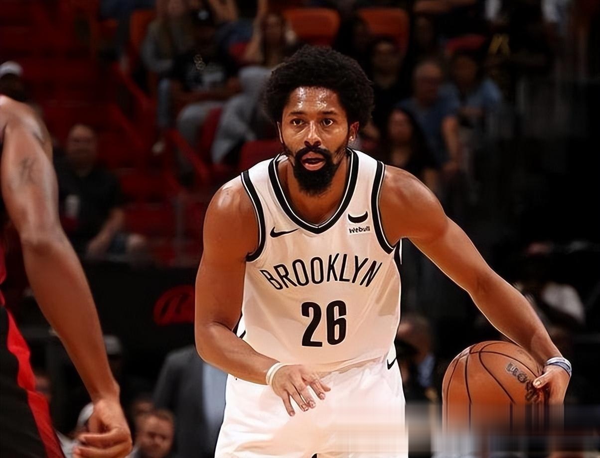 篮网力克雄鹿，逆转晋级下一轮