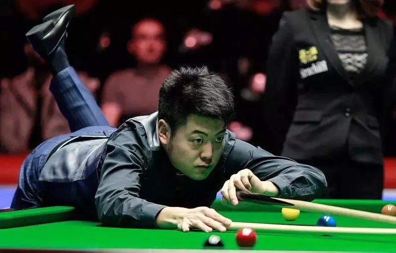 开云平台-即时盘口小组赛落幕，强队悉数晋级