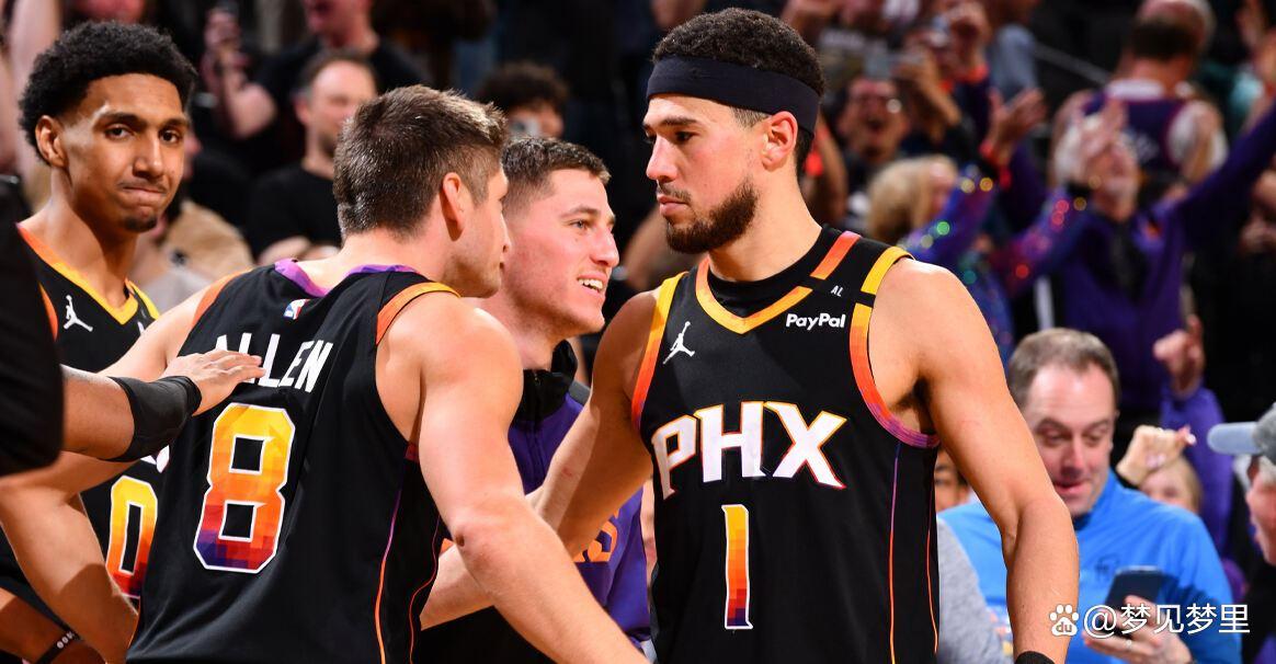 深圳队力克太阳，布克扛起全队