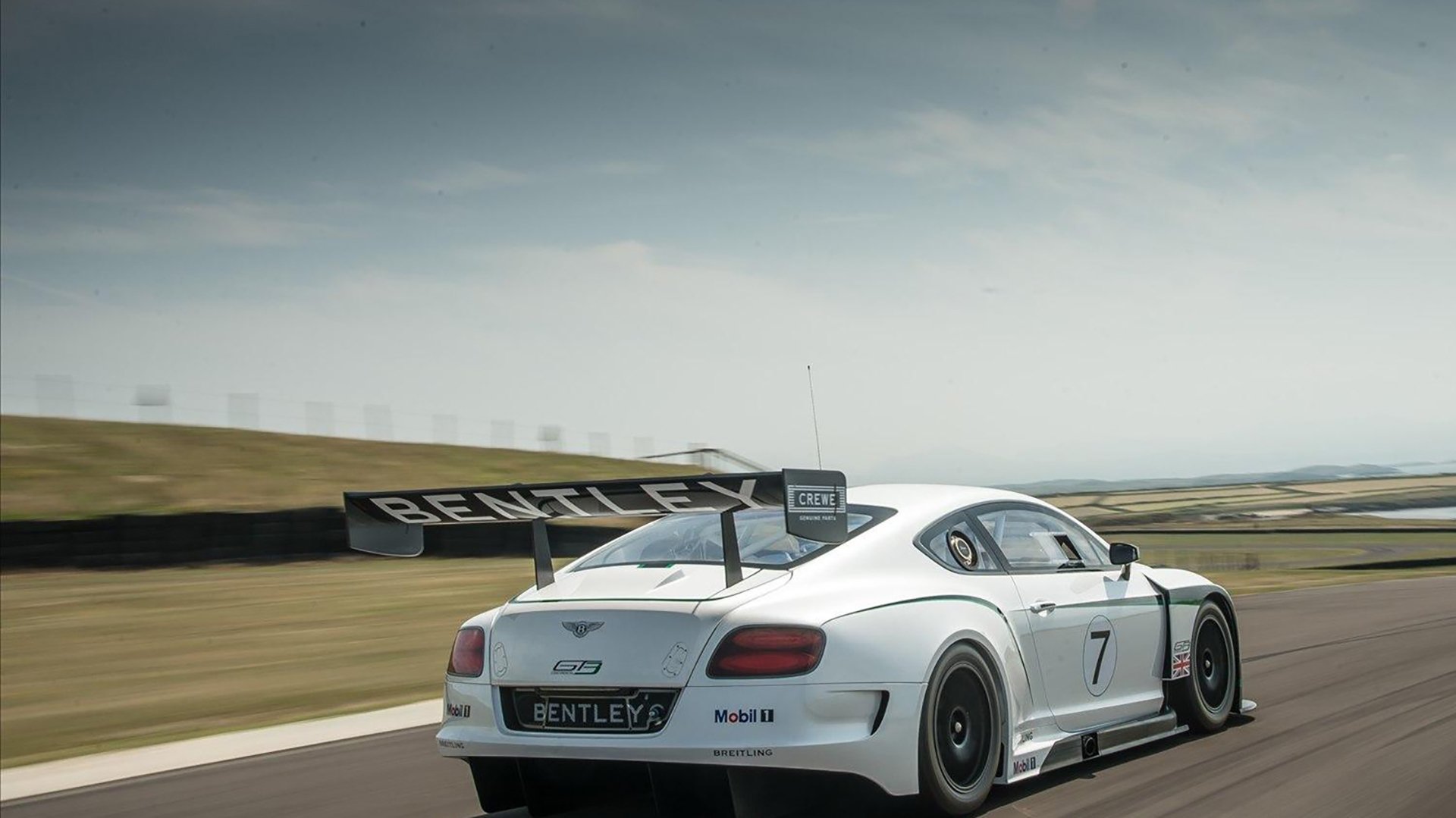 开云官网-纽约天空降下外星生物，文班亚马让深圳队经历篮球认知崩塌