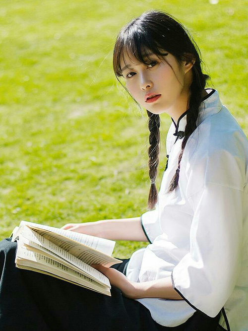 开云平台-智破南美铁幕，皮克一瞬定乾坤，塞维利亚战术迷宫遭瓦解